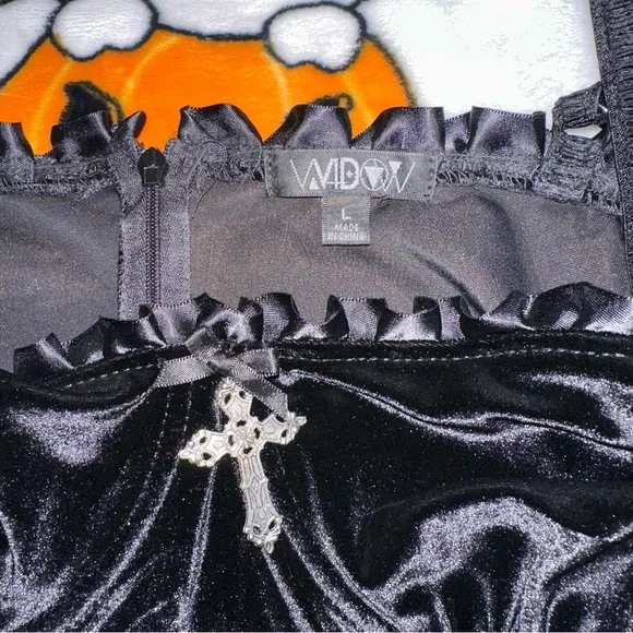 ***SOLD on Depop🕷️🖤 - Picture 2 of 5